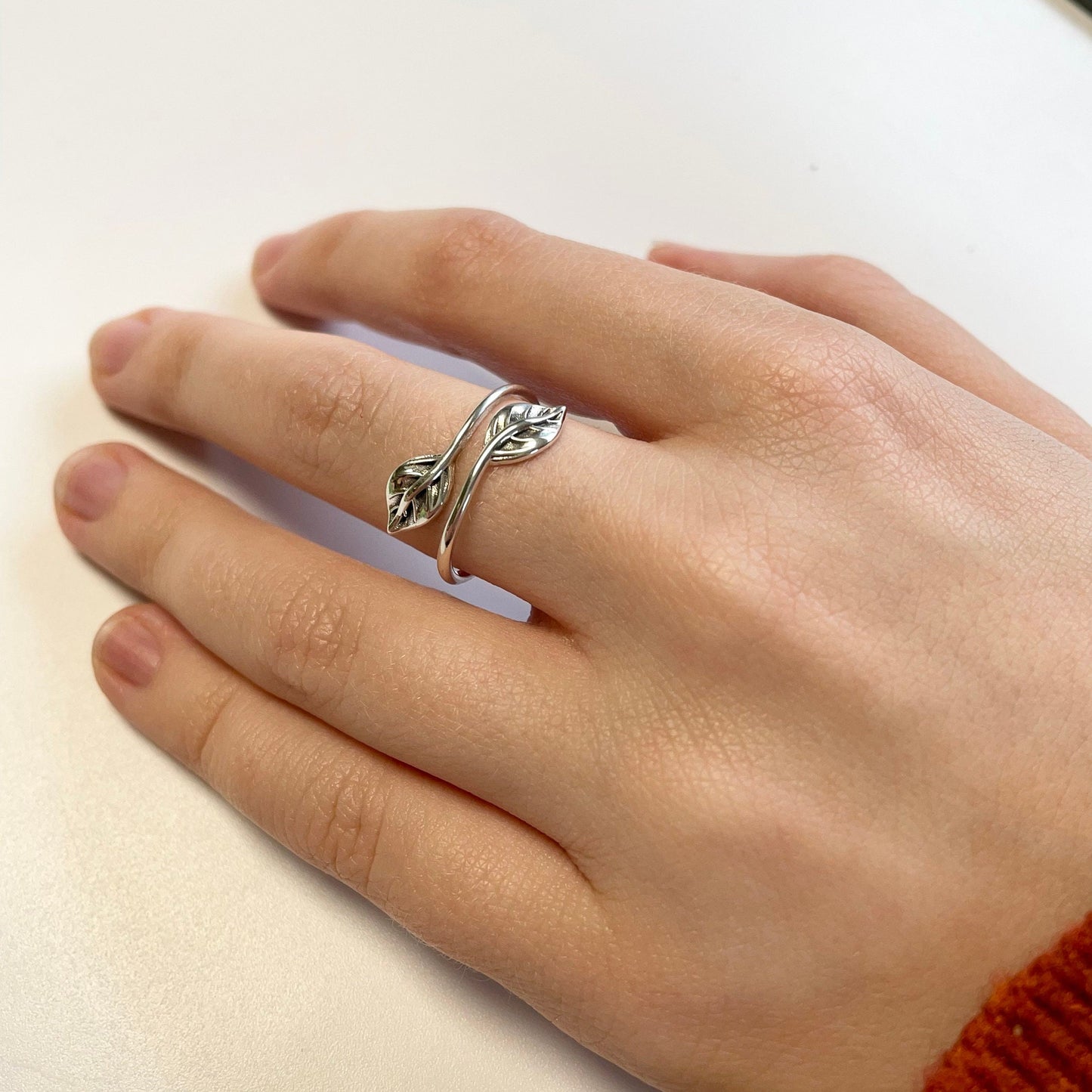 Entwined Leaves 925 Sterling Silver Crochet Ring. An adjustable leaf ring for crochet tension and comfort.