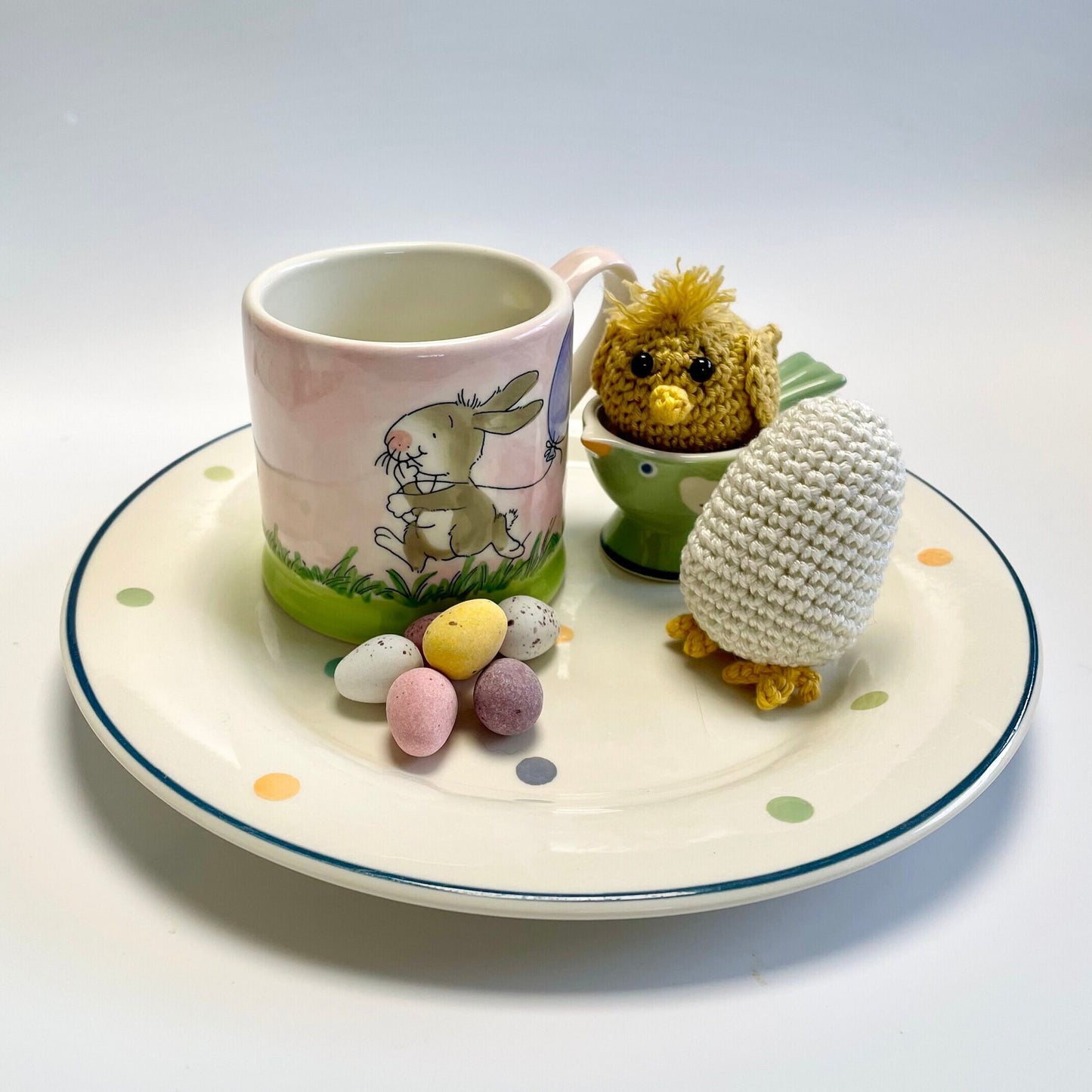 Mother Hen, Egg & Chick Crochet Kit. Including luxury British yarns, gorgeous accessories, plus a delightful story book and card.
