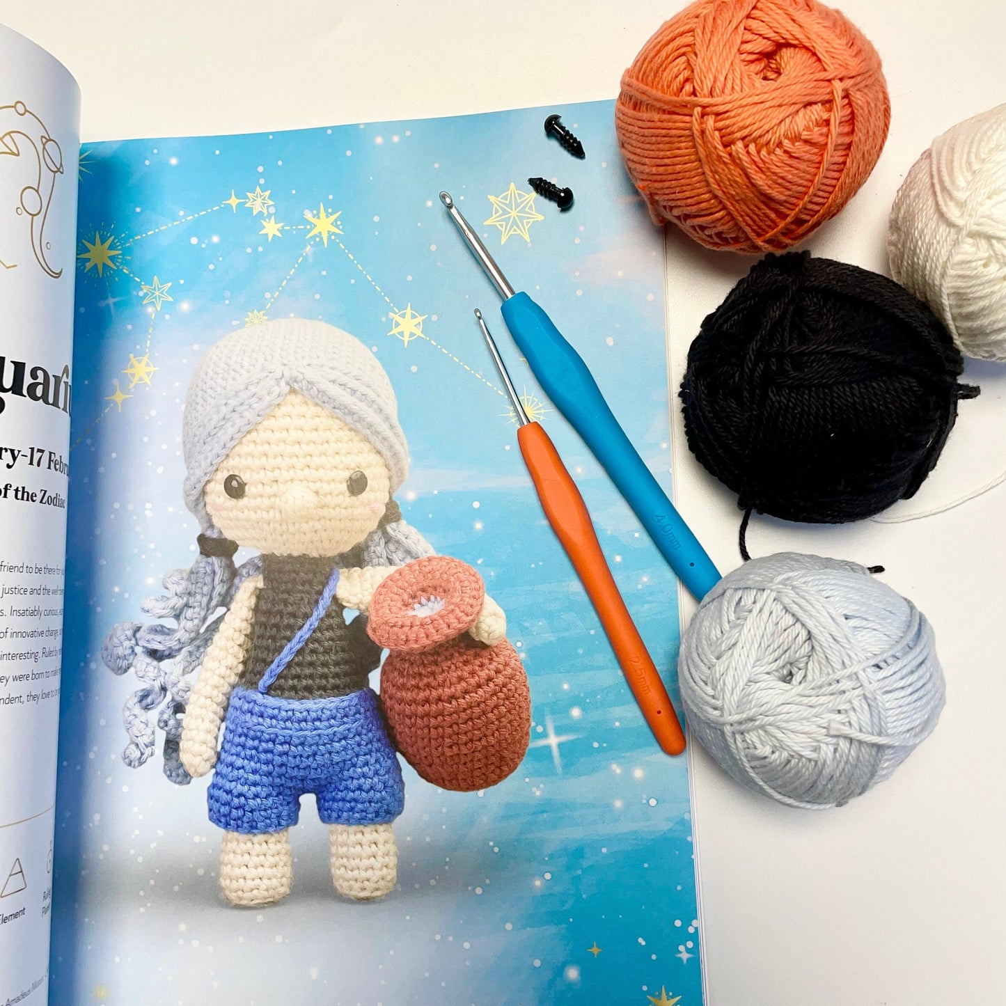 Zodiac Crochet Kit. A Gorgeous Kit for Beginners Upwards! Includes UK Yarns, Book, 9 Crochet Hooks & Telescopic Case plus Cute Accessories.