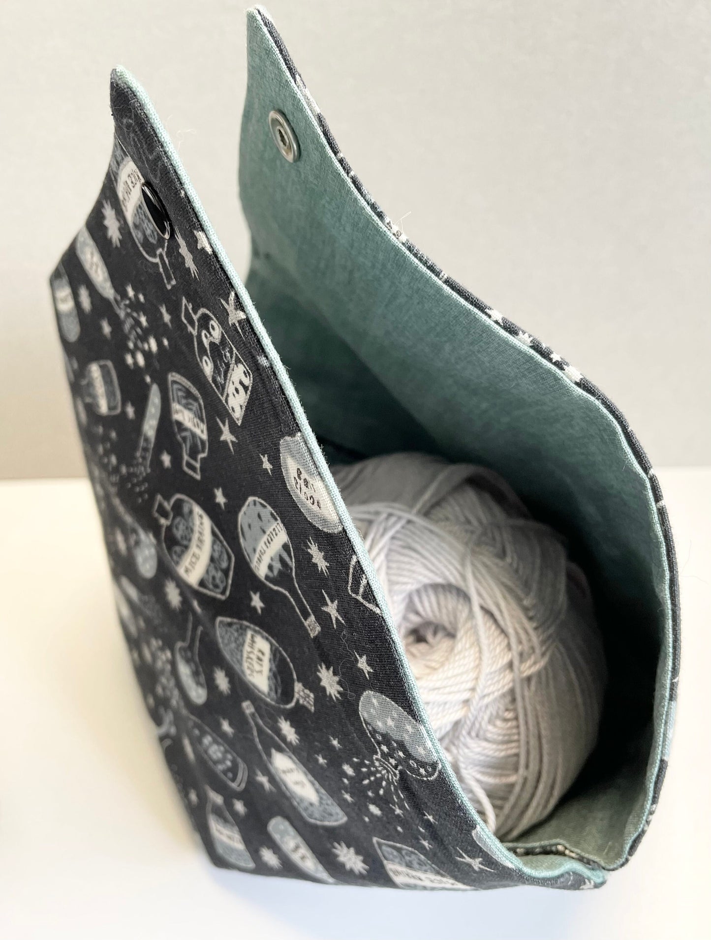 Magic Potions Bento Yarn Bag. Magic Potion design with coordinating lining. Crochet Knitting Yarn Holder. Handmade Gifting. Witchy Crochet!