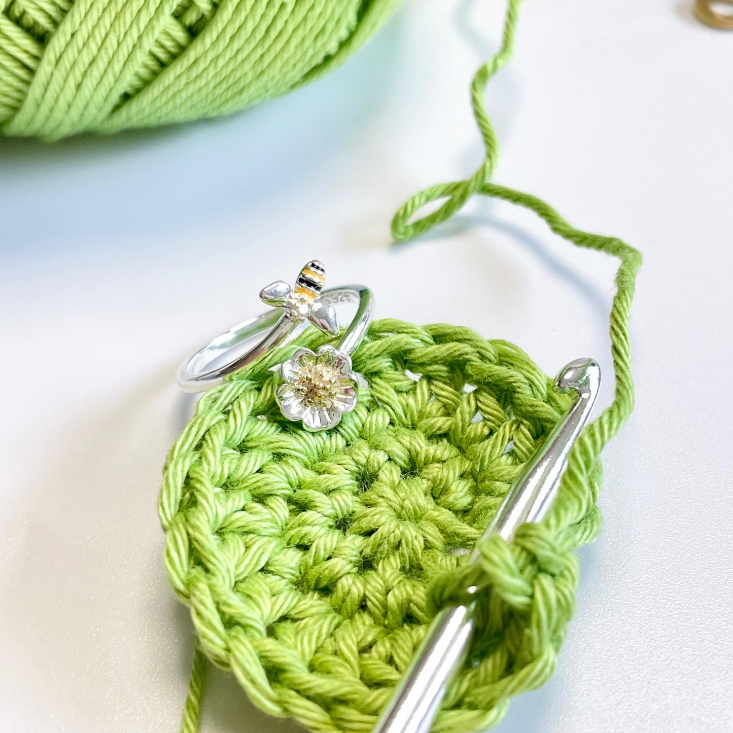 Bumble Bee & Flower Crochet Ring