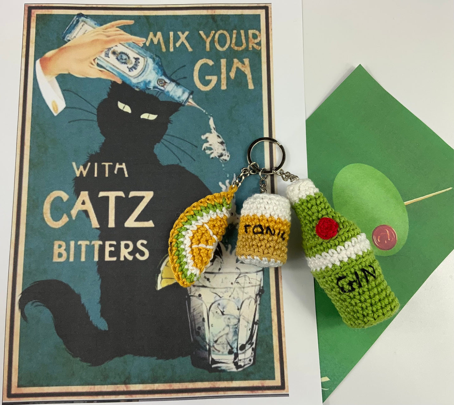 GIN & TONIC inspired keyring! Gin, Tonic and a Slice! Full kit with luxury British yarns.