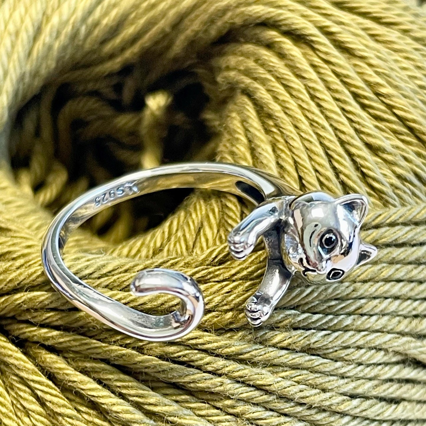 Cat Crochet Ring.
