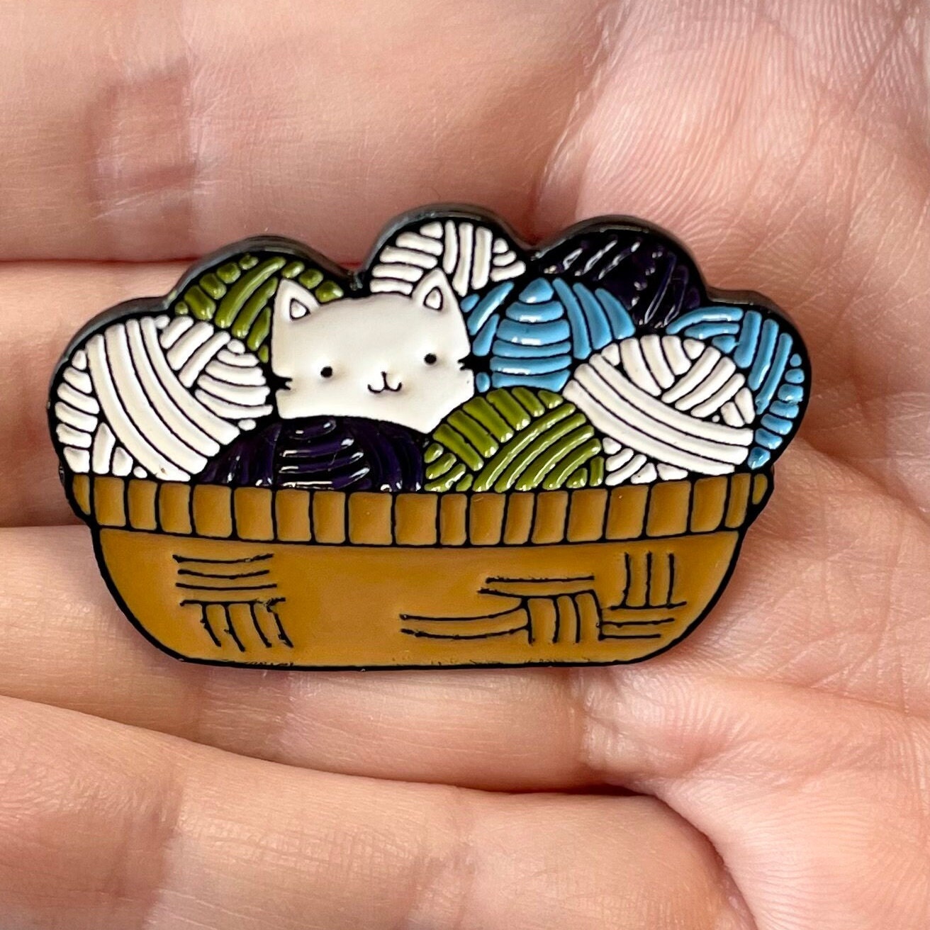 Cat & Yarn enamel Pin Badge.