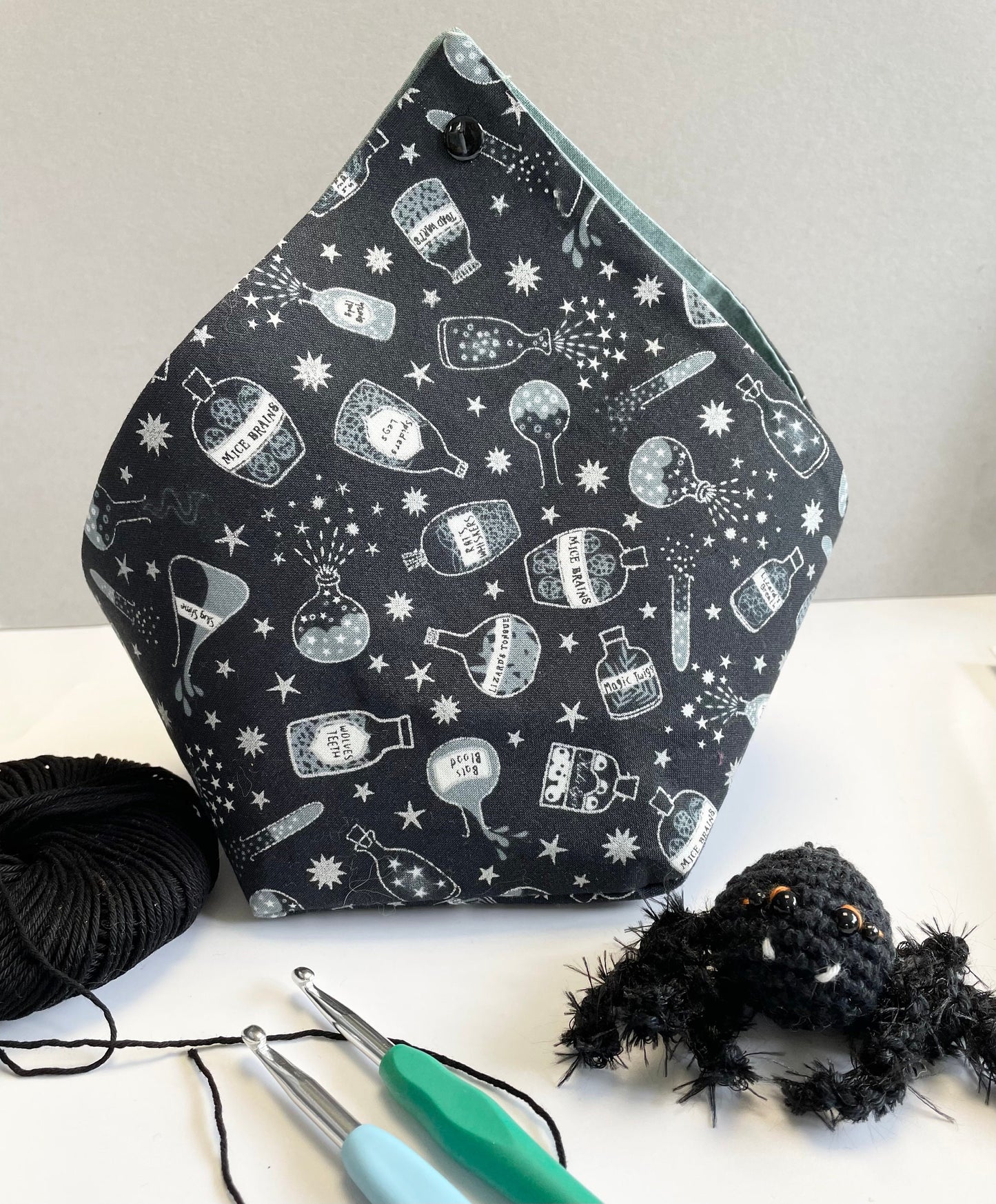 Magic Potions Bento Yarn Bag. Magic Potion design with coordinating lining. Crochet Knitting Yarn Holder. Handmade Gifting. Witchy Crochet!
