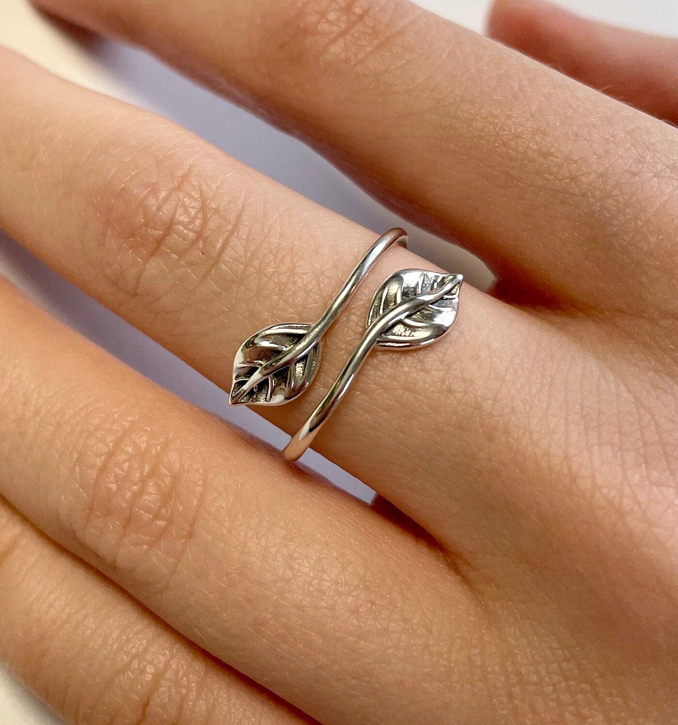 Entwined Leaves 925 Sterling Silver Crochet Ring. An adjustable leaf ring for crochet tension and comfort.