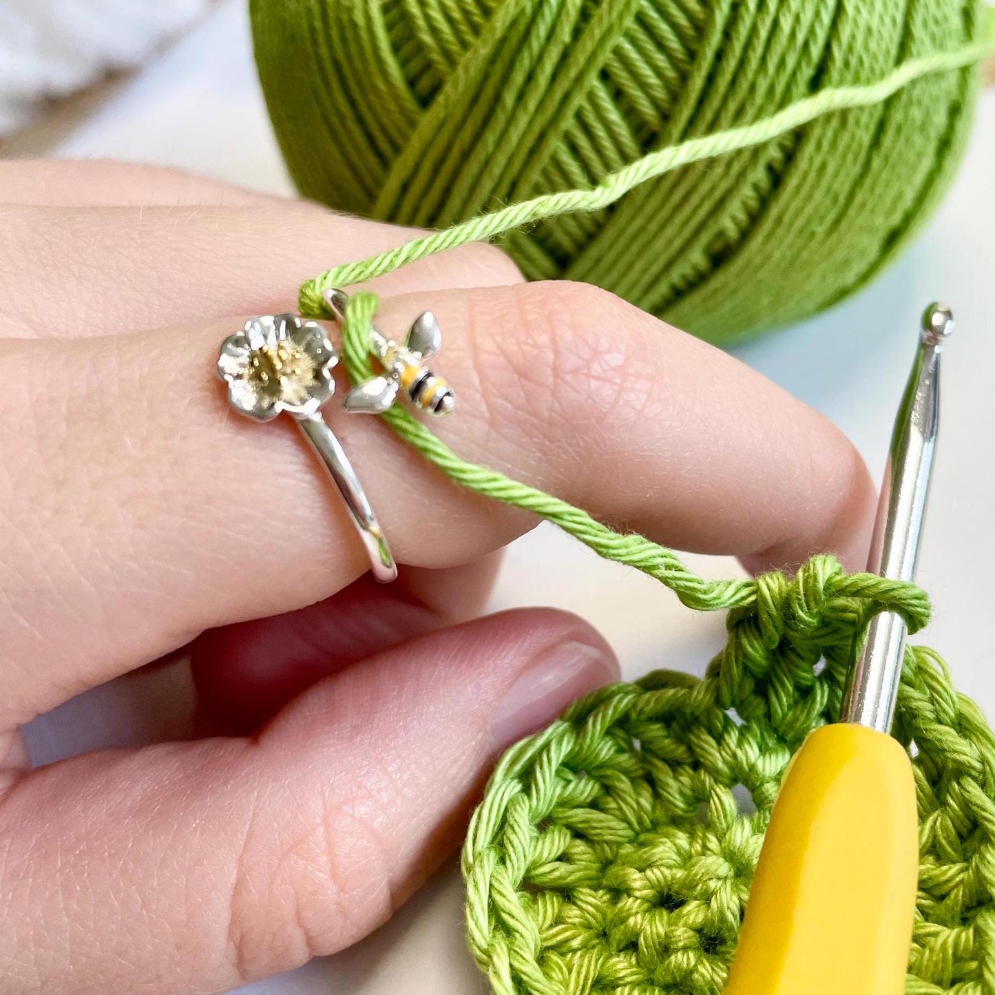 Bumble Bee & Flower Crochet Ring