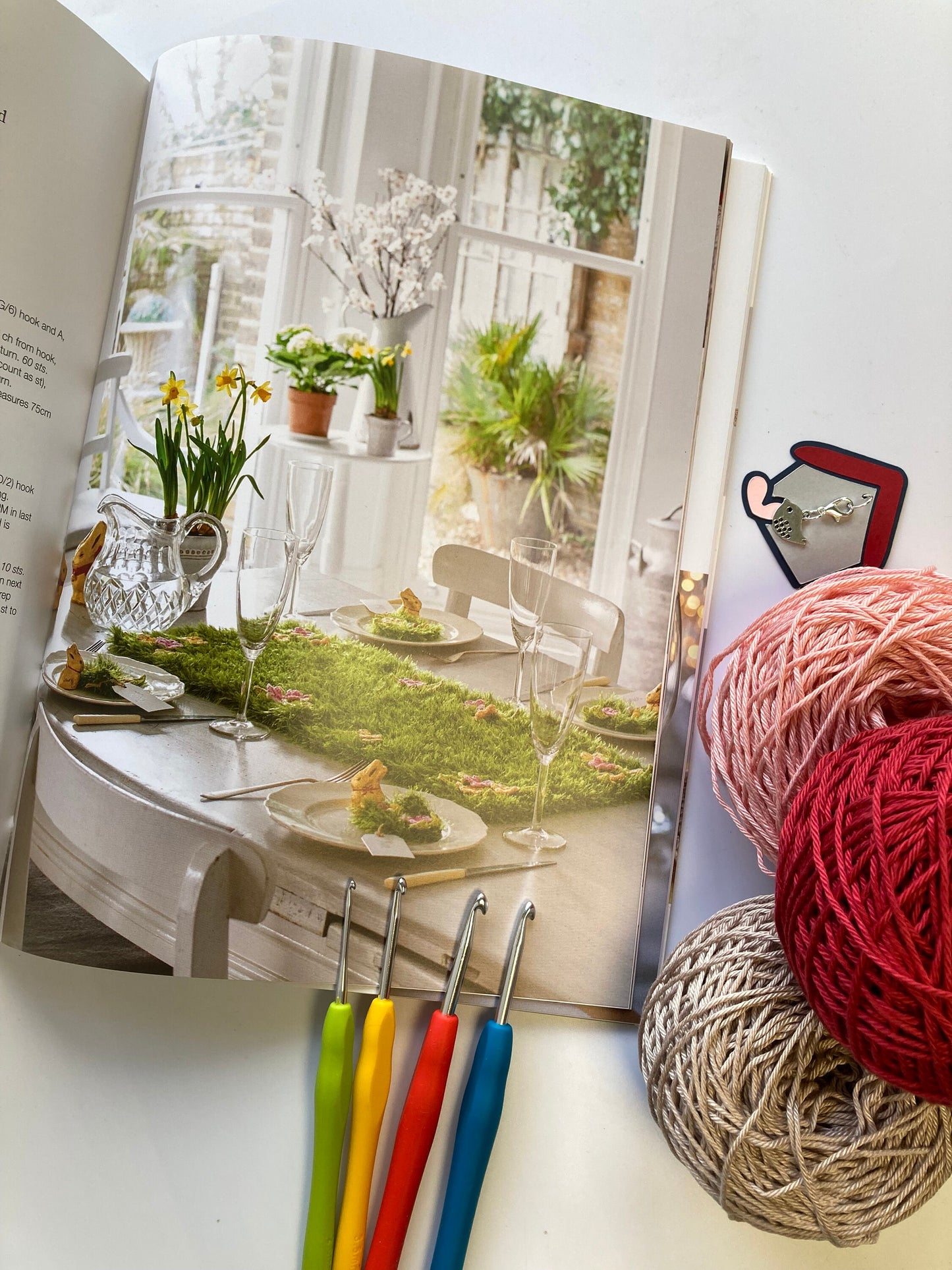 Complete Crochet Set for all levels of crocheter, even complete beginners. Wonderful Book with 35 designs, Luxury Yarn, Hook Set & More.