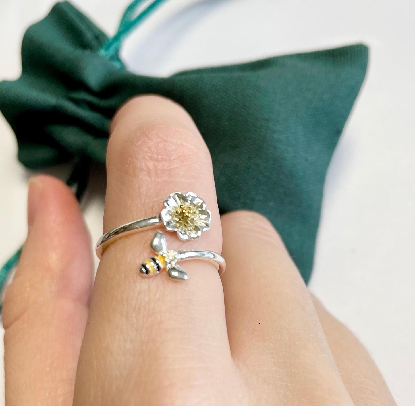 Bumble Bee & Flower Crochet Ring