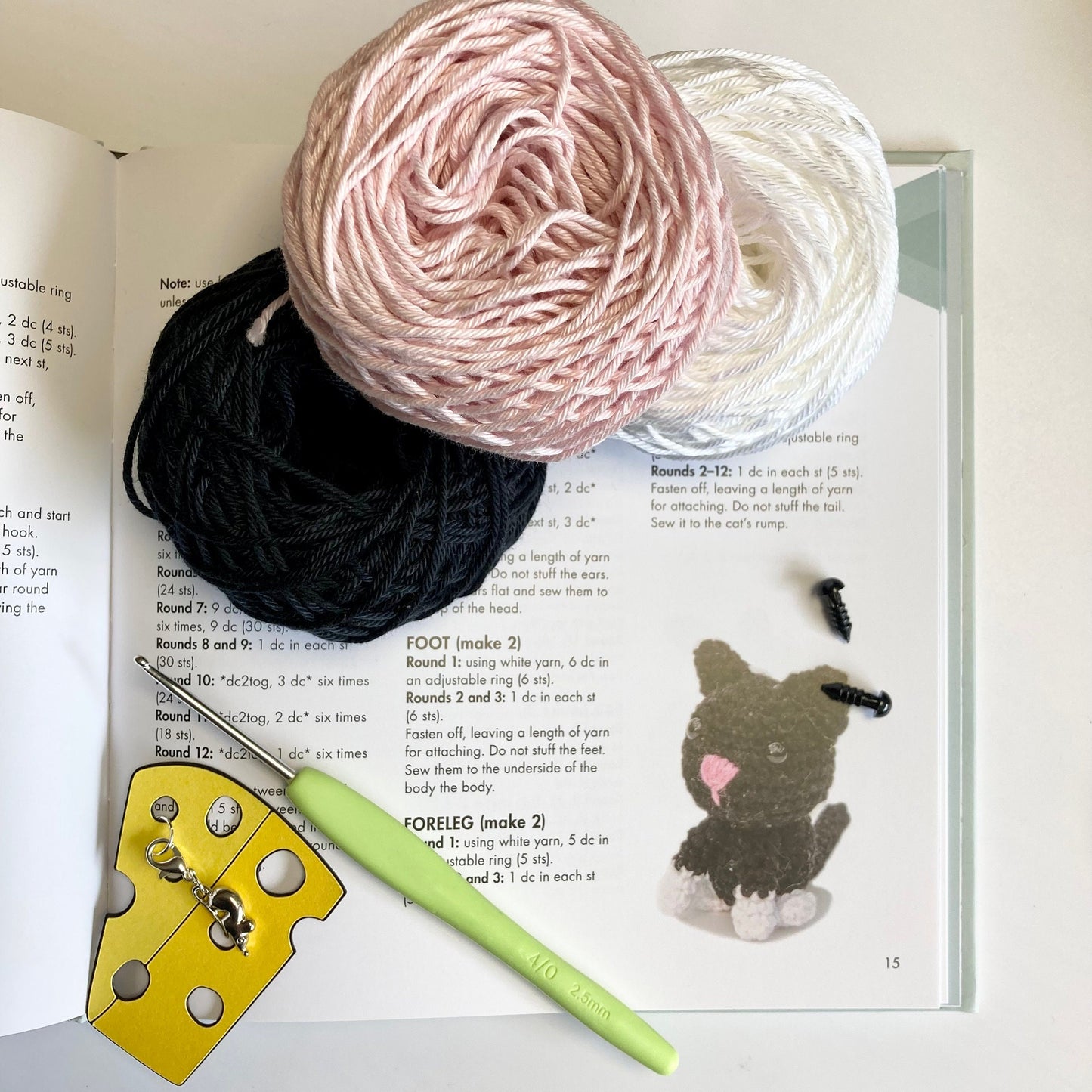Crocheted Animals Kit. Book, luxury yarn, crochet hook, mouse stitch marker & accessories. Make 26 wild and wonderful buddies!