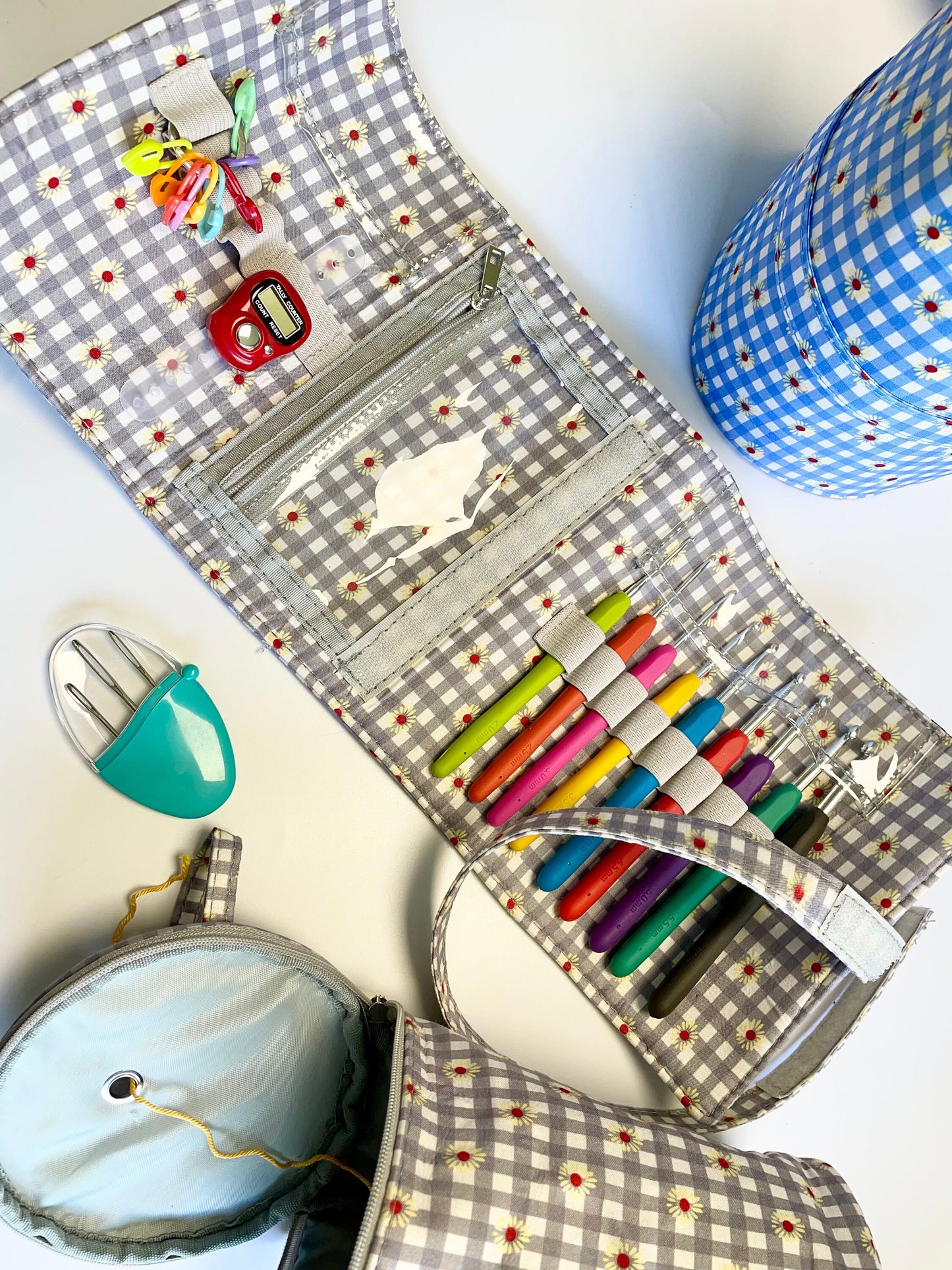 Crochet Case, Yarn Crochet Bag & Accessories Set. A Gingham Case, Yarn Bag, Set of 9 Crochet Hooks, Crochet Accessories + 100g Luxury Yarn.