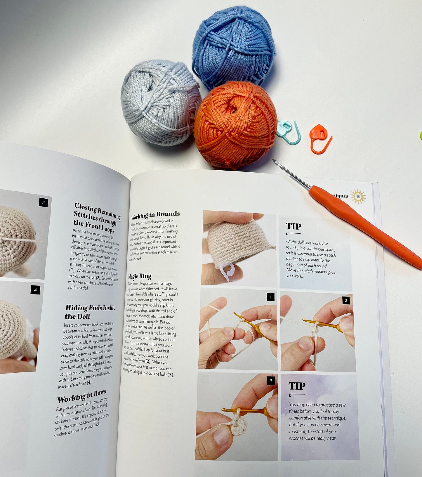 Zodiac Crochet Kit. A Gorgeous Kit for Beginners Upwards! Includes UK Yarns, Book, 9 Crochet Hooks & Telescopic Case plus Cute Accessories.