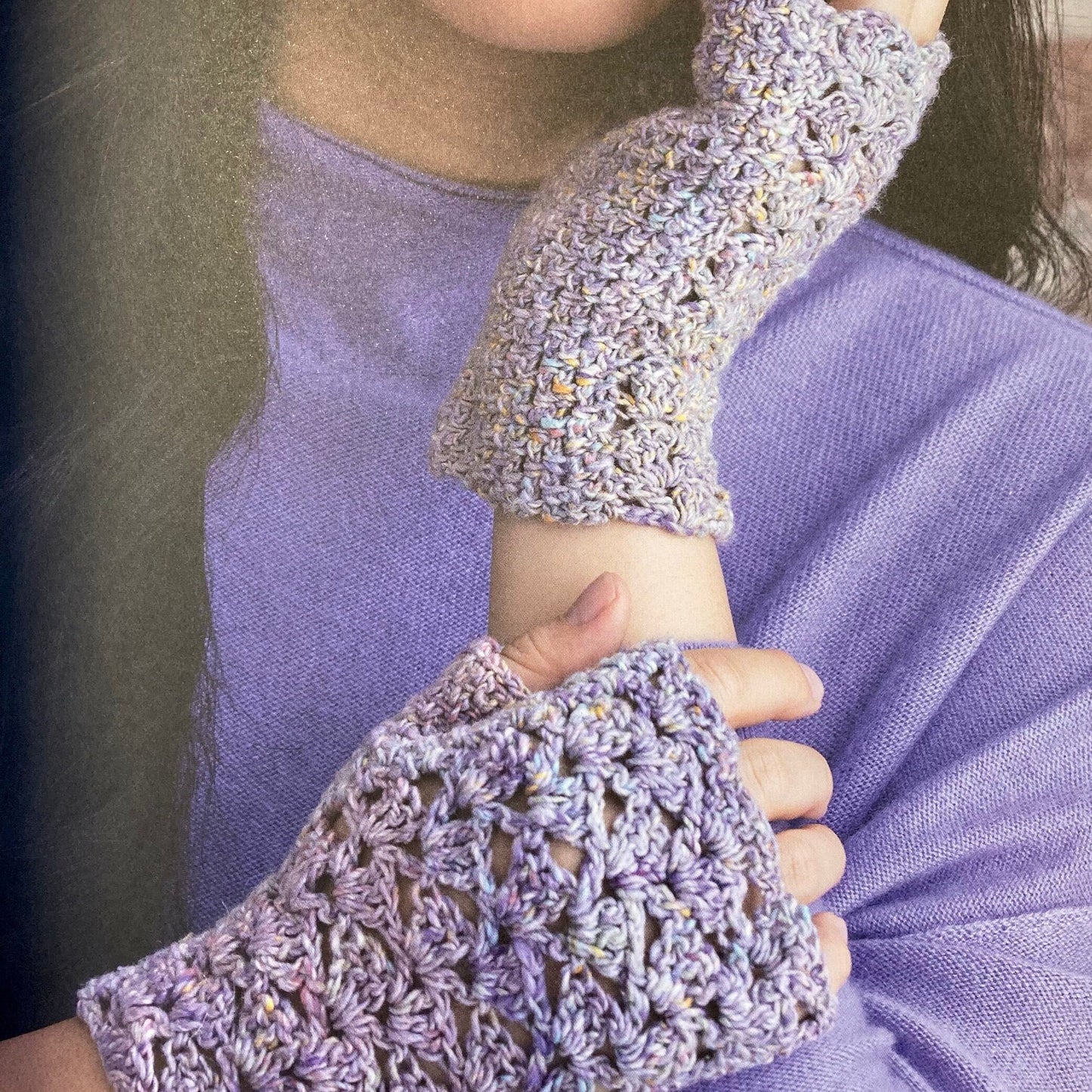 Noro Crochet Book. 25 Gorgeous, Timeless Patterns including Mittens, Hats, Scarves, Shawls, Vests, Ponchos, Dresses & Jackets.
