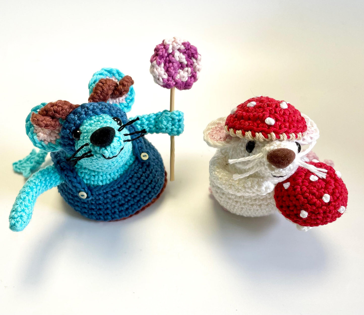 Critical Role Jester Mouse Crochet Kit. Complete Kit with Full Step by Step Instructions & Luxury Natural Yarns. Ren Faire Mouse!