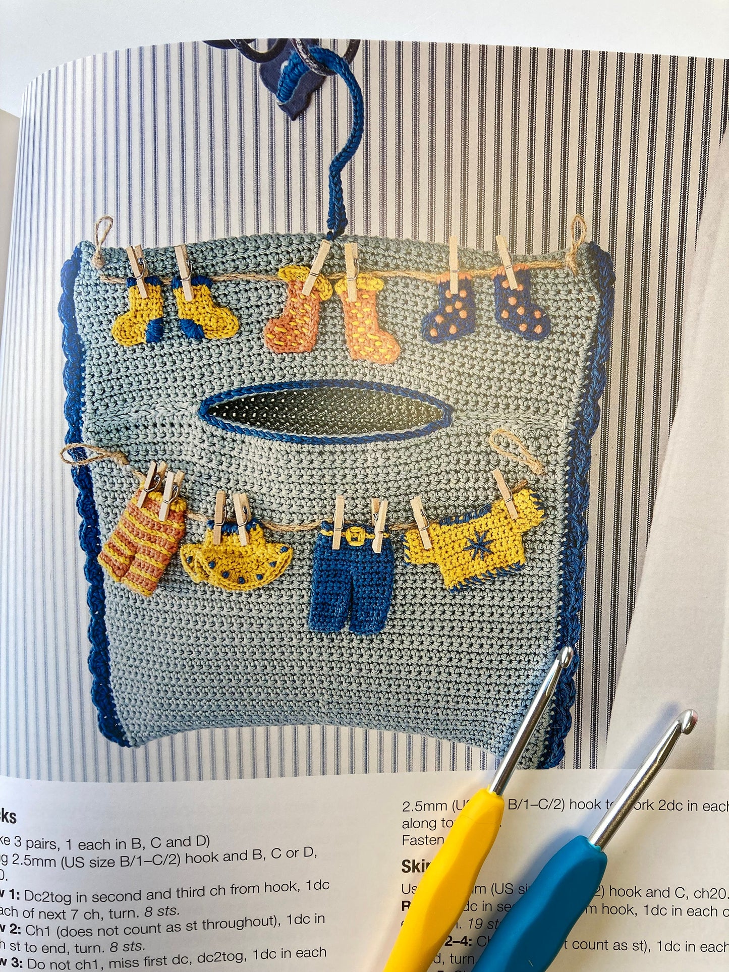 Complete Crochet Set for all levels of crocheter, even complete beginners. Wonderful Book with 35 designs, Luxury Yarn, Hook Set & More.