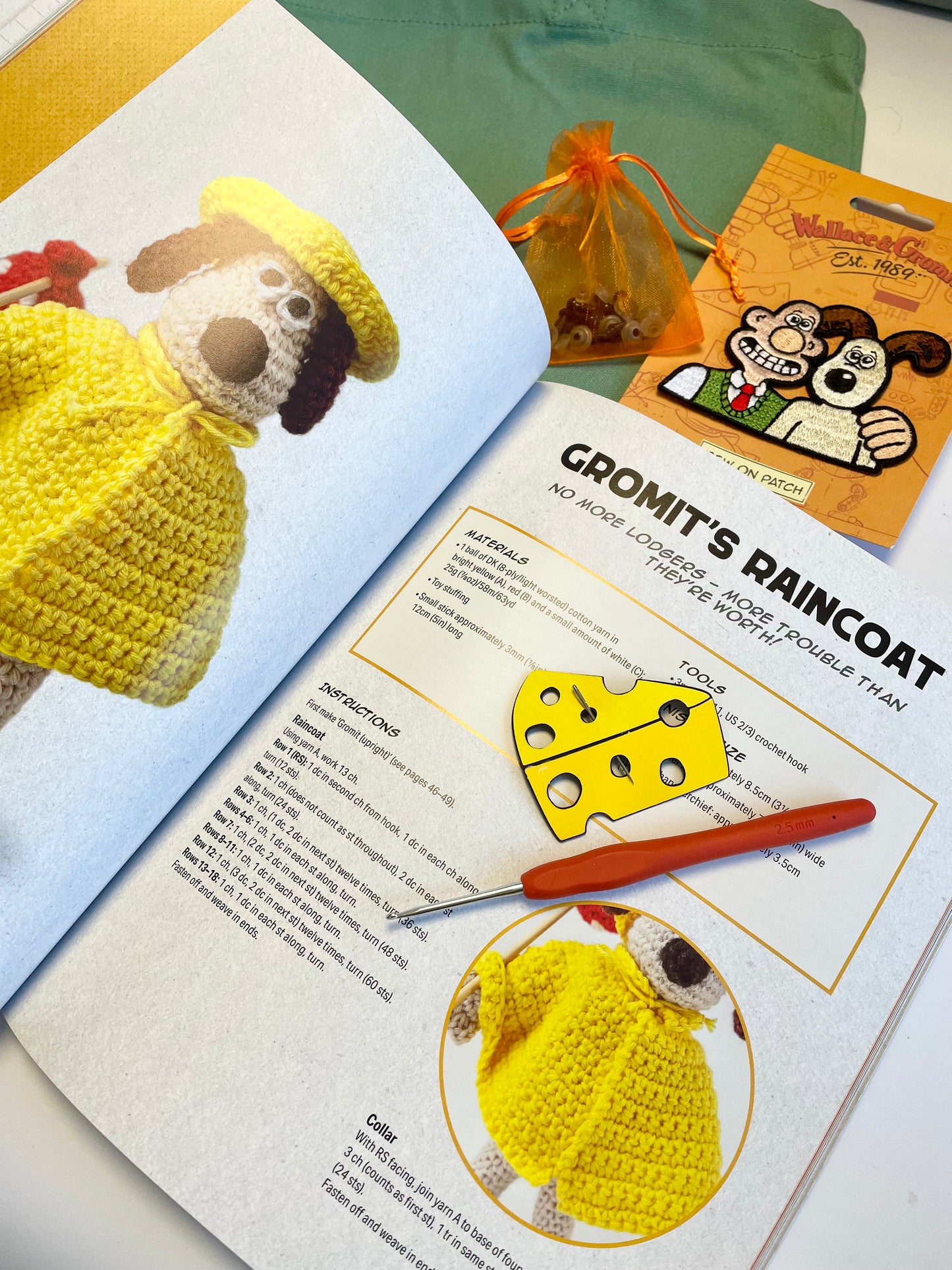 Wallace & Gromit Cracking Crochet Kit. Book, Luxury Cotton Yarns, Hook and accessories in an Organic Cotton 'Cracking Crochet Gromit' Bag.