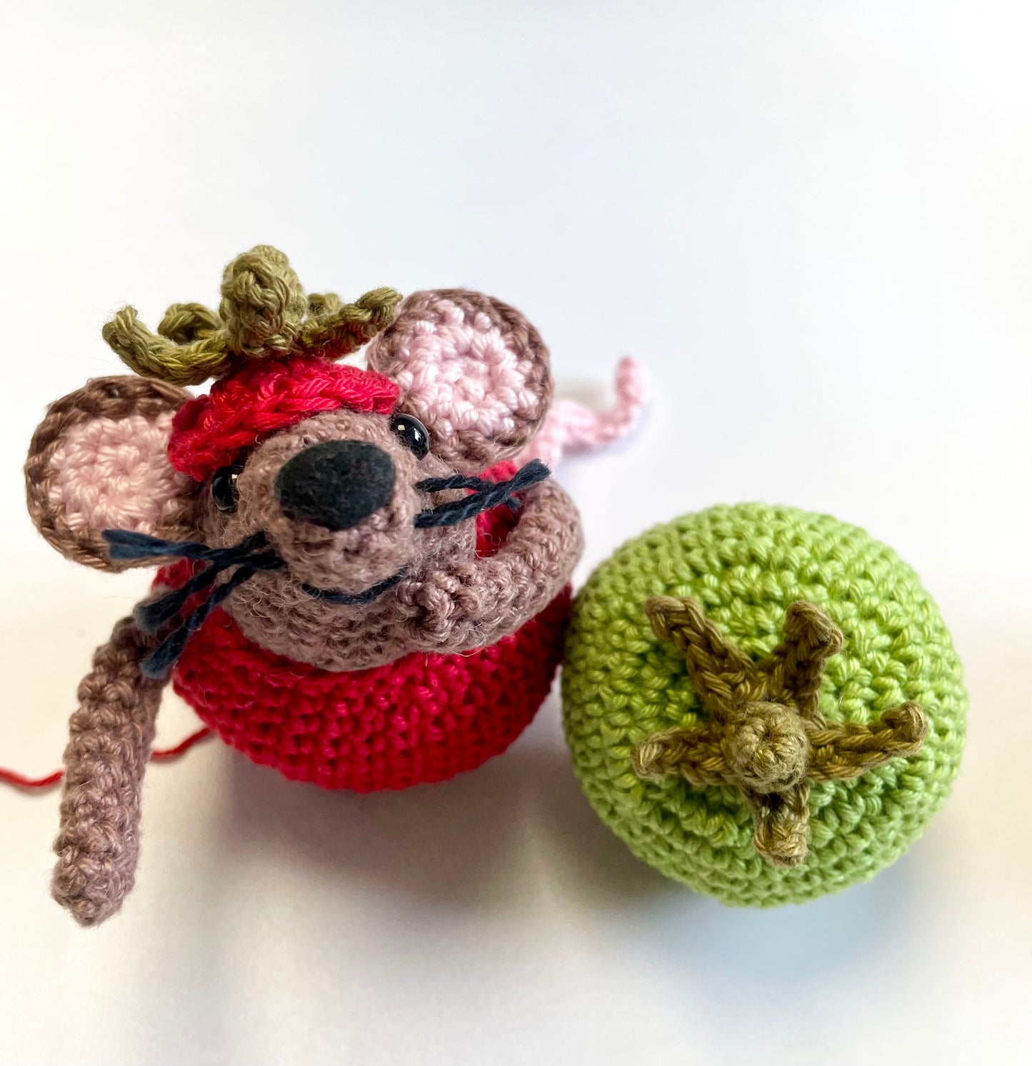 Rollo, Tomato Mouse! Complete Amigurumi Crochet Kit for beginners up. Featuring luxury British yarns.