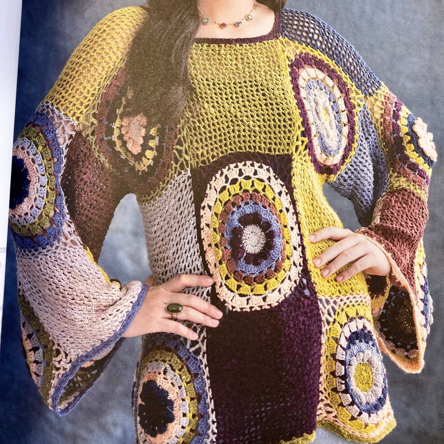 Noro Crochet Book. 25 Gorgeous, Timeless Patterns including Mittens, Hats, Scarves, Shawls, Vests, Ponchos, Dresses & Jackets.