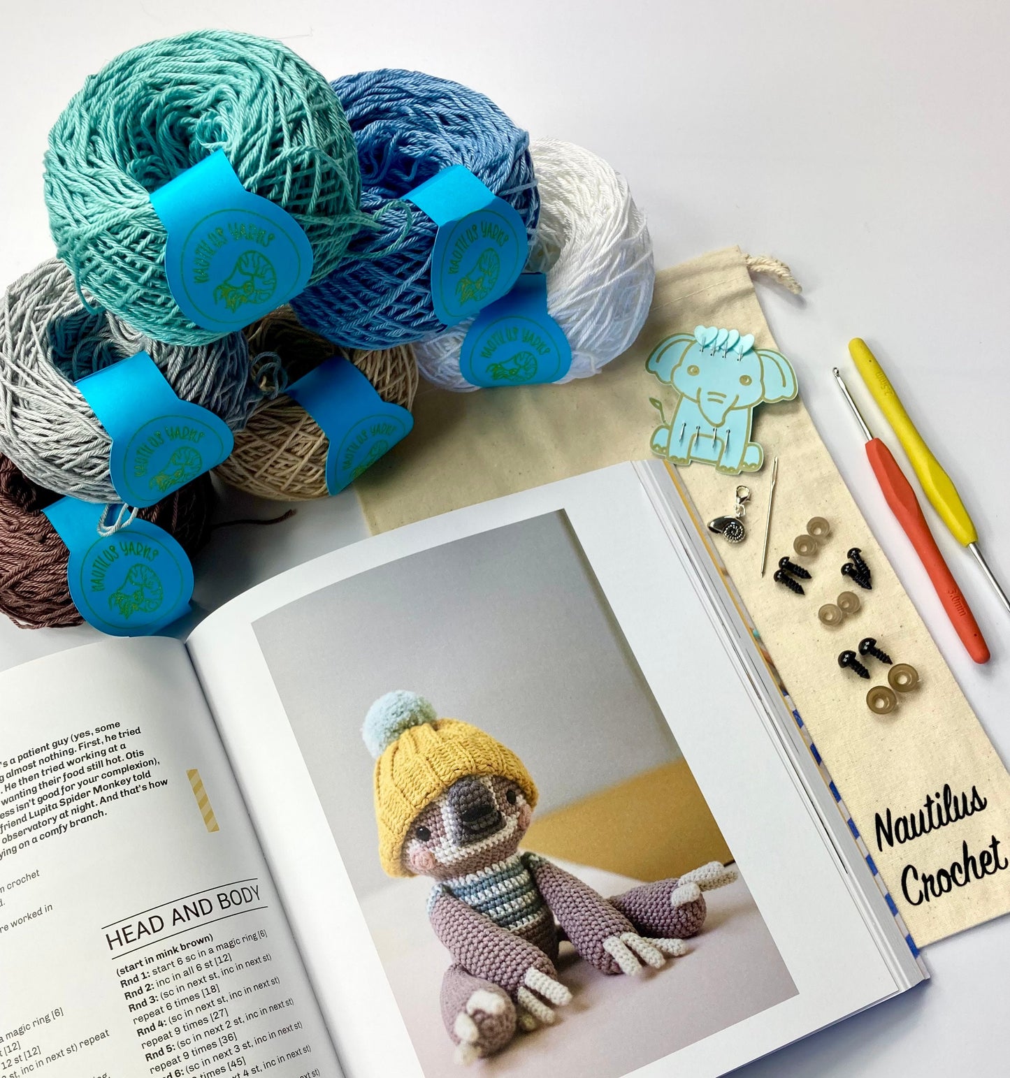 Animal Friends of Pica Pau 2 Book.