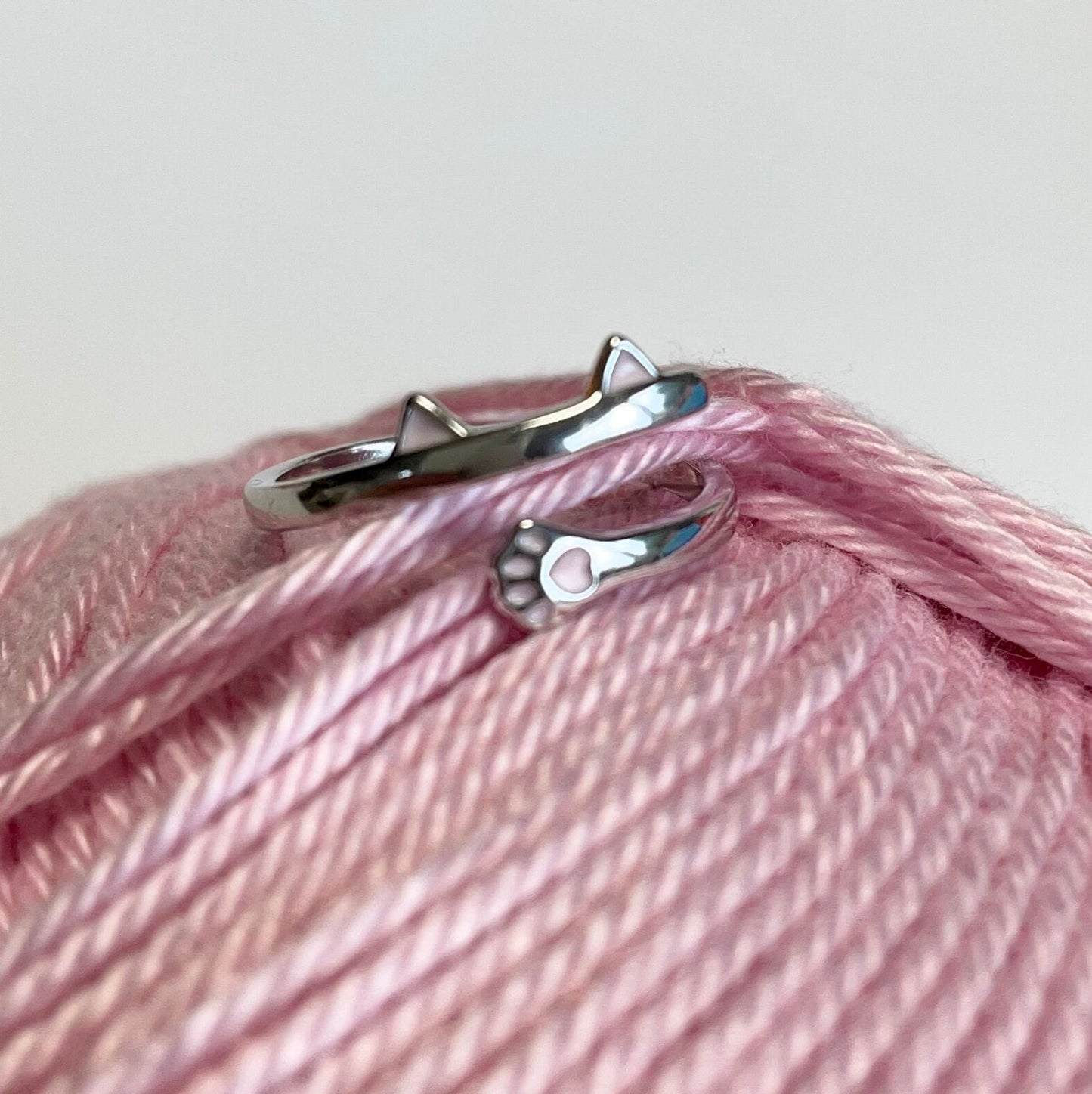 Cat Jellybean Toes Crochet Ring.