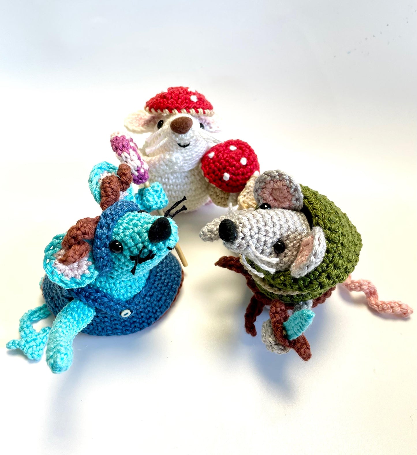 Critical Role Jester Mouse Crochet Kit. Complete Kit with Full Step by Step Instructions & Luxury Natural Yarns. Ren Faire Mouse!