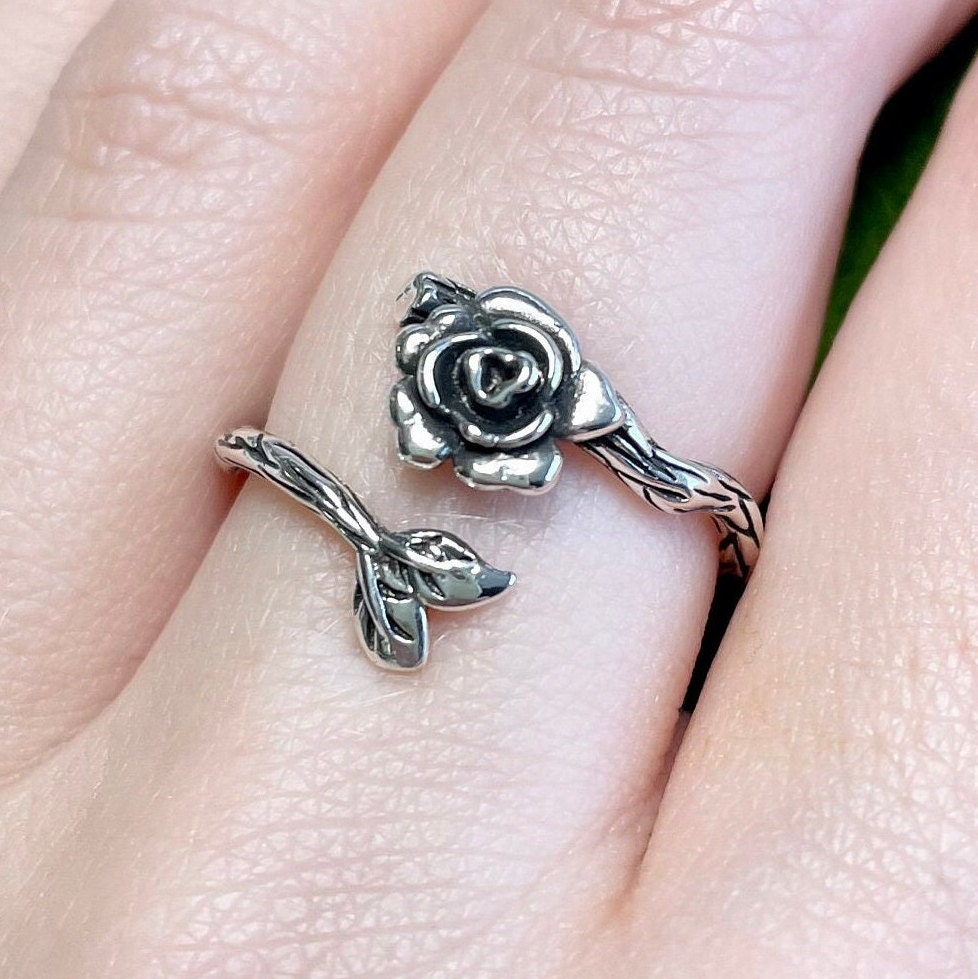 Briar Rose Silver Plated Crochet Ring. Adjustable size for crochet tension and comfort.