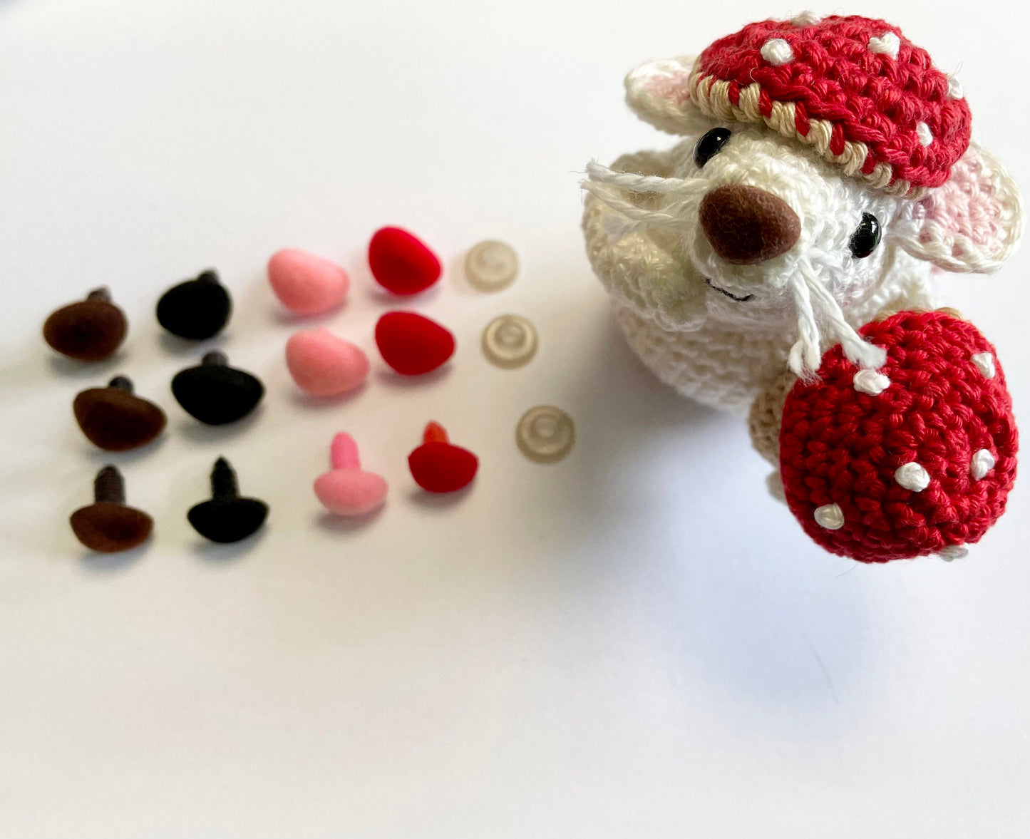 Flock Noses! Flock noses for Amigurumi Crocheted Animals. Brown, Black, Red & Pink. Available in 14mm, 15mm and 16mm.