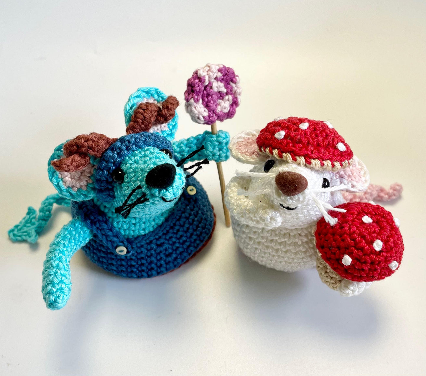 Critical Role Jester Mouse Crochet Kit.  Complete Kit with Full Step by Step Instructions & Luxury Natural Yarns. Ren Faire Mouse!