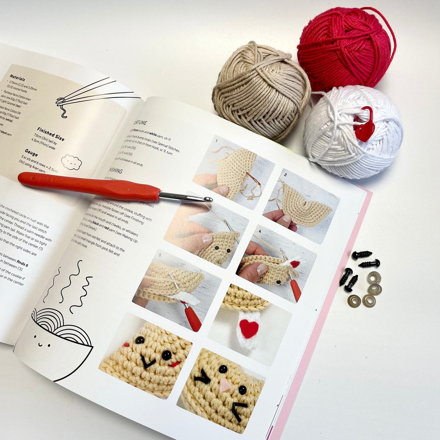 Kawaii Crochet Kit. A Joyful Kit for Beginners Upwards! Includes UK Yarns, Book, 9 Crochet Hooks & Cute Accessories.