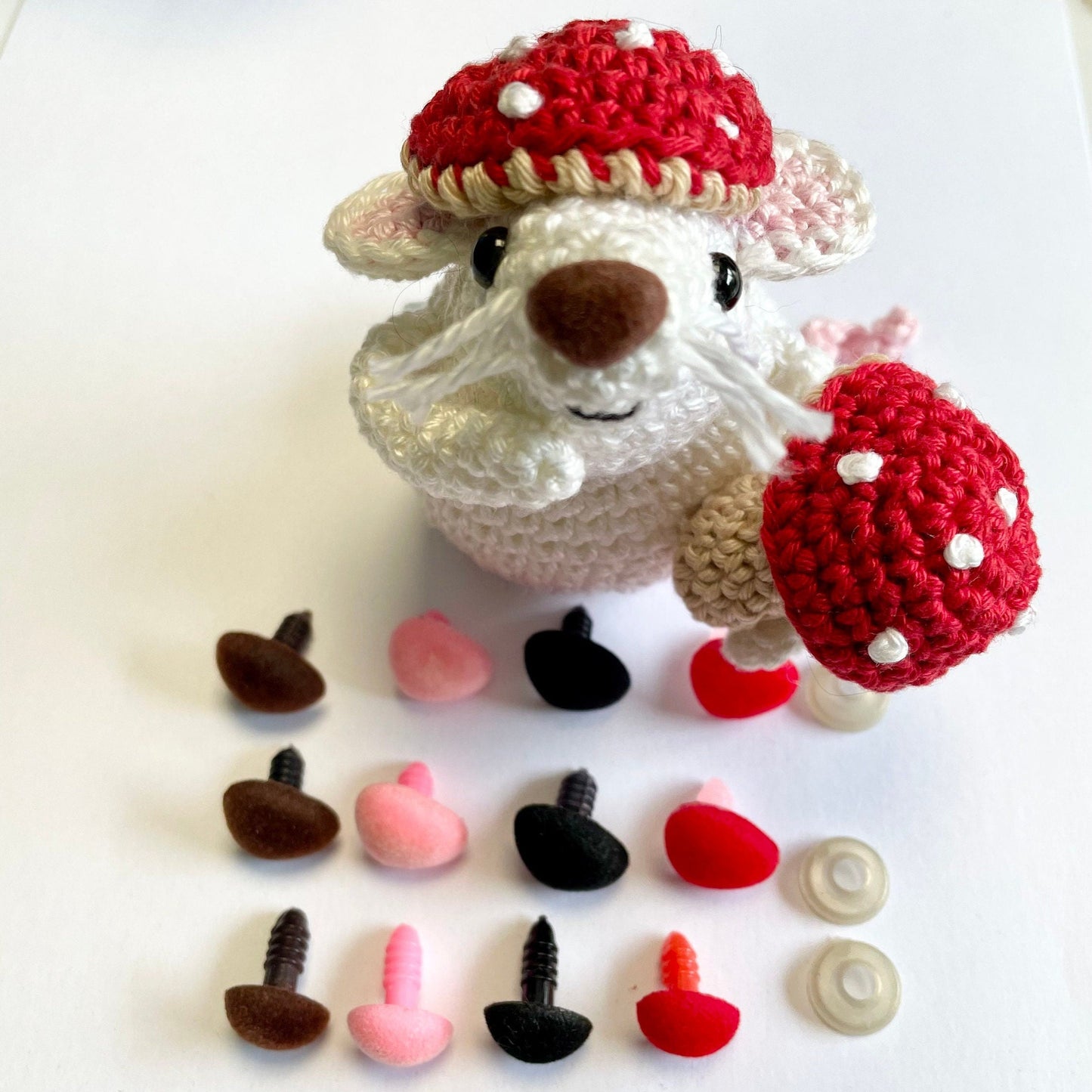 Flock Noses! Flock noses for Amigurumi Crocheted Animals. Brown, Black, Red & Pink. Available in 14mm, 15mm and 16mm.