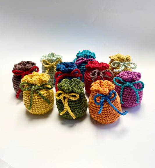 Christmas Sacks Crochet Pattern. Instant Digital Download. Gift bags to crochet.