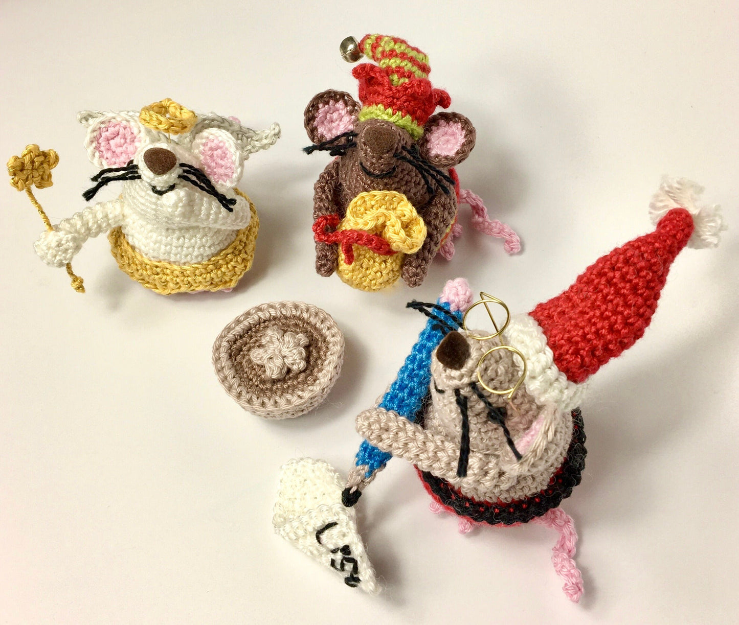 Festive Mouse - Elfie! Complete Amigurumi Crochet Kit with luxury natural yarns.