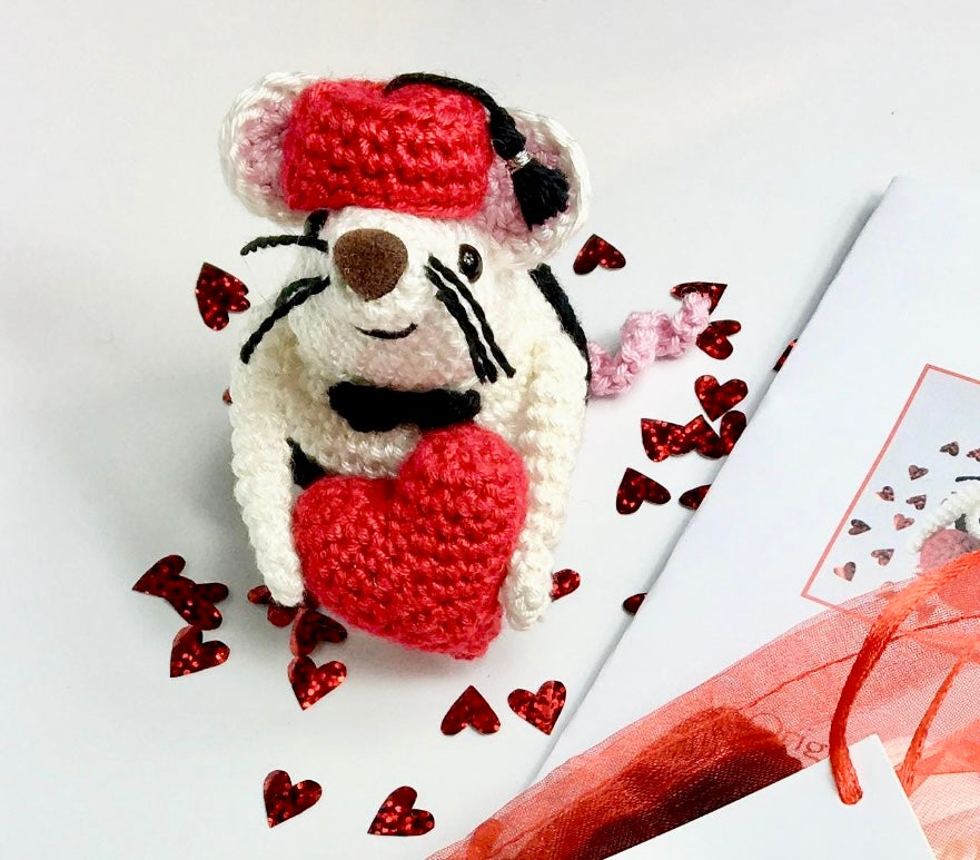 Boo the Valentine Mouse Crochet Kit