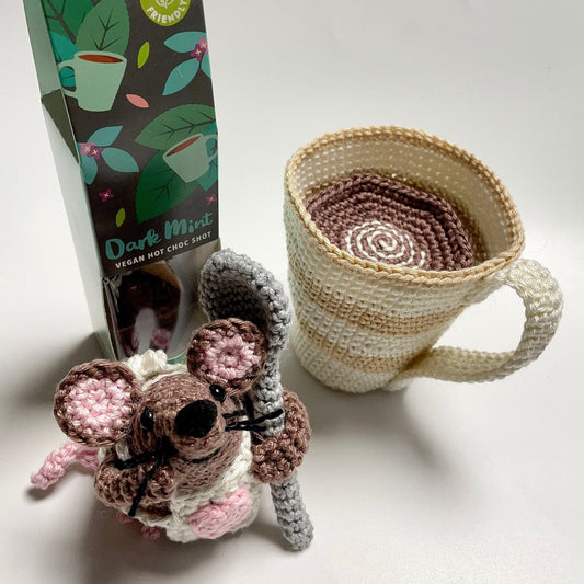 Rolo Mouse Crochet & Hot Chocolate Gift Set. Amigurumi Crochet Kit featuring Rolo, his Spoon, Mug of Hot Chocolate plus Gnaw Gift.